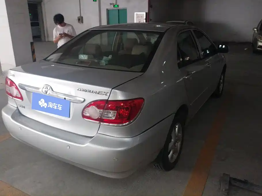 Photo 3 - Toyota Corolla