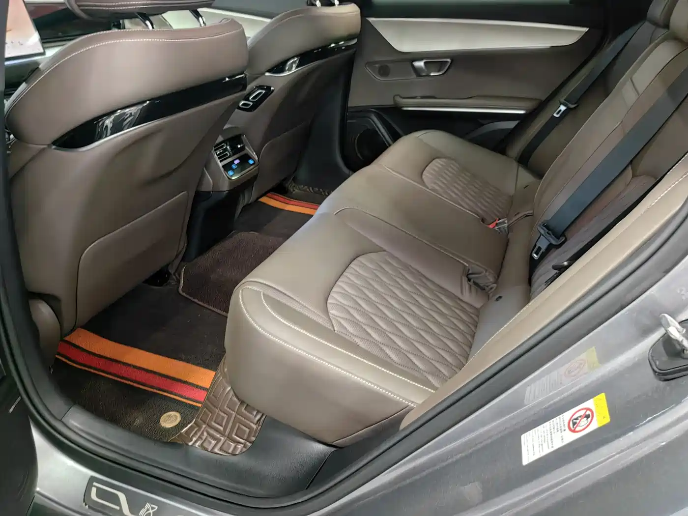 BYD Han 2025 DM-i 125KM Premium фото 9