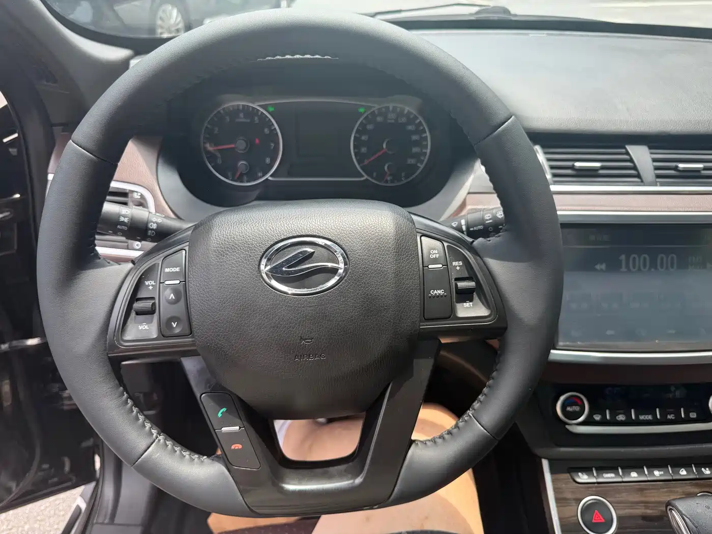 Landwind X7 2016 2016 2.0T Panorama Luxury