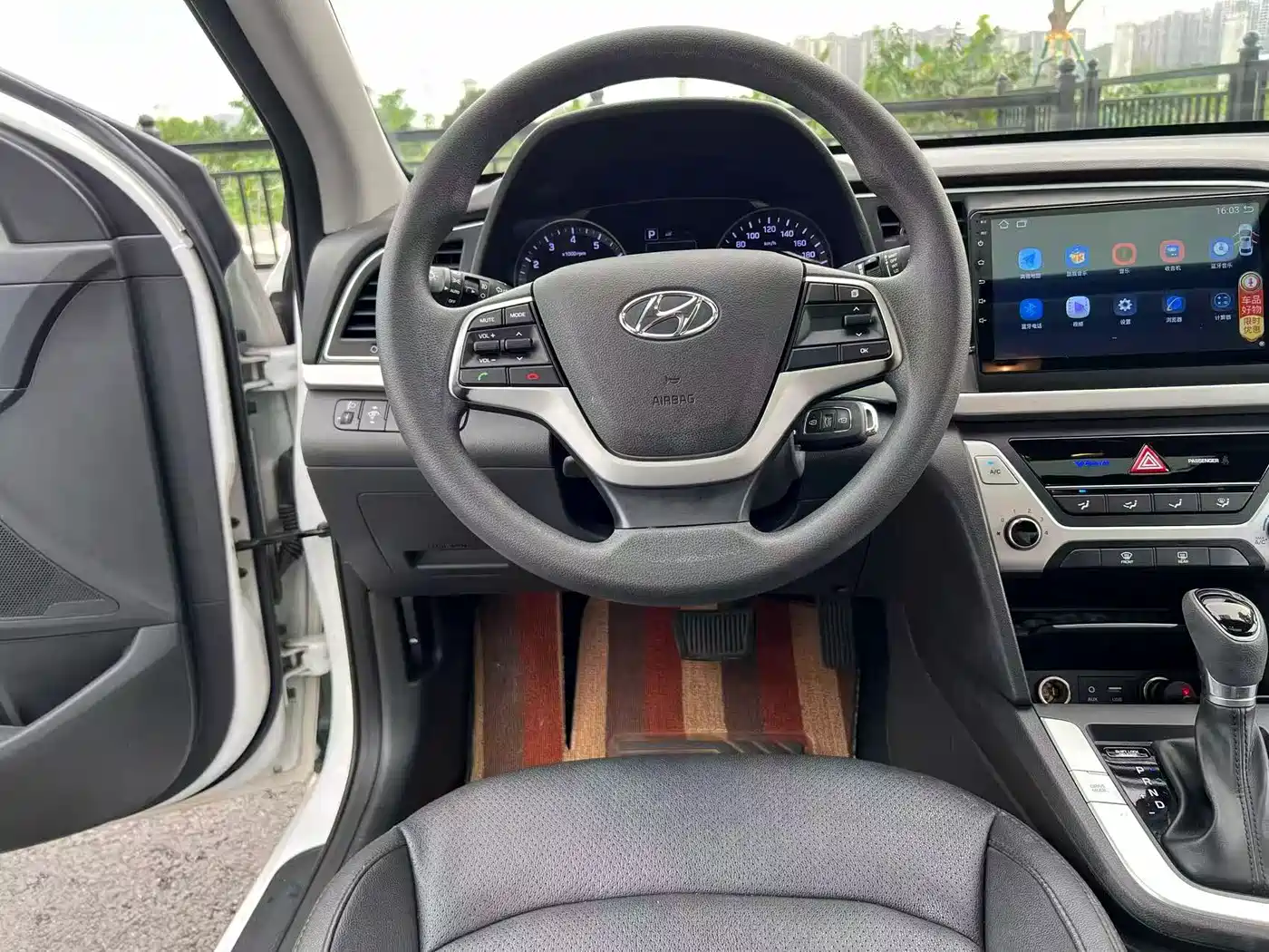 Hyundai Elantra 2016 Model 1.6L Automatic Smart Elite фото 6