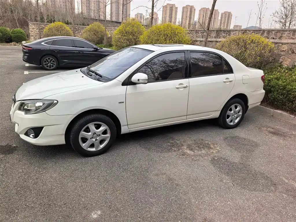 Toyota Corolla 2013 1.6L Automatic Excellence Edition фото 2