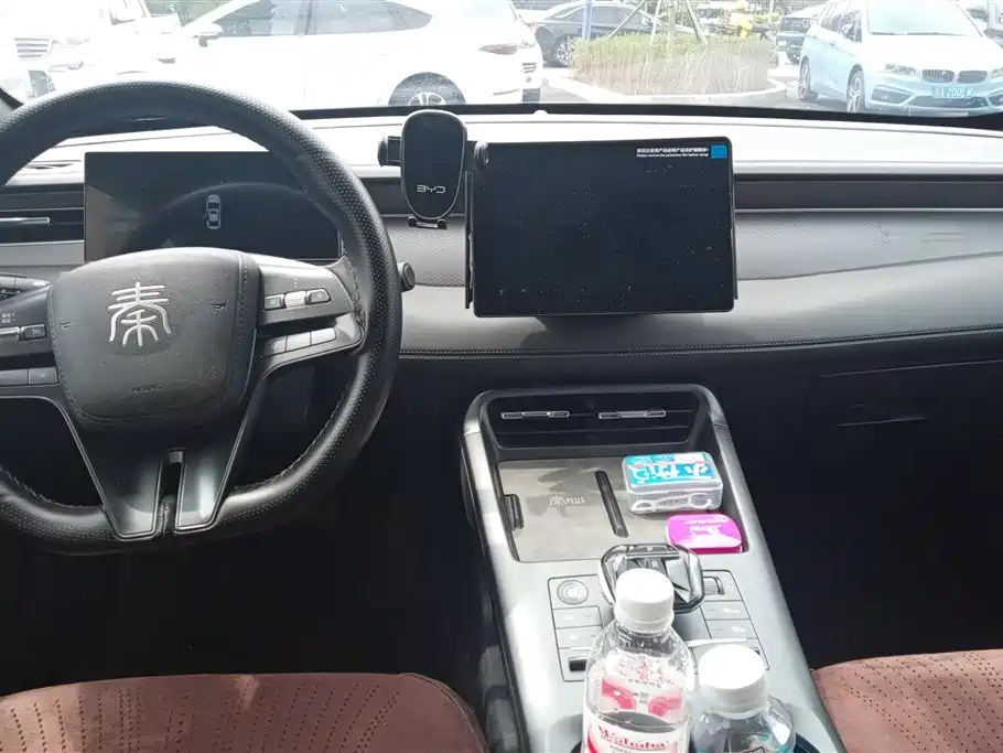 BYD Qin PLUS 2025 DM-i Smart Drive 55KM Leader фото 12
