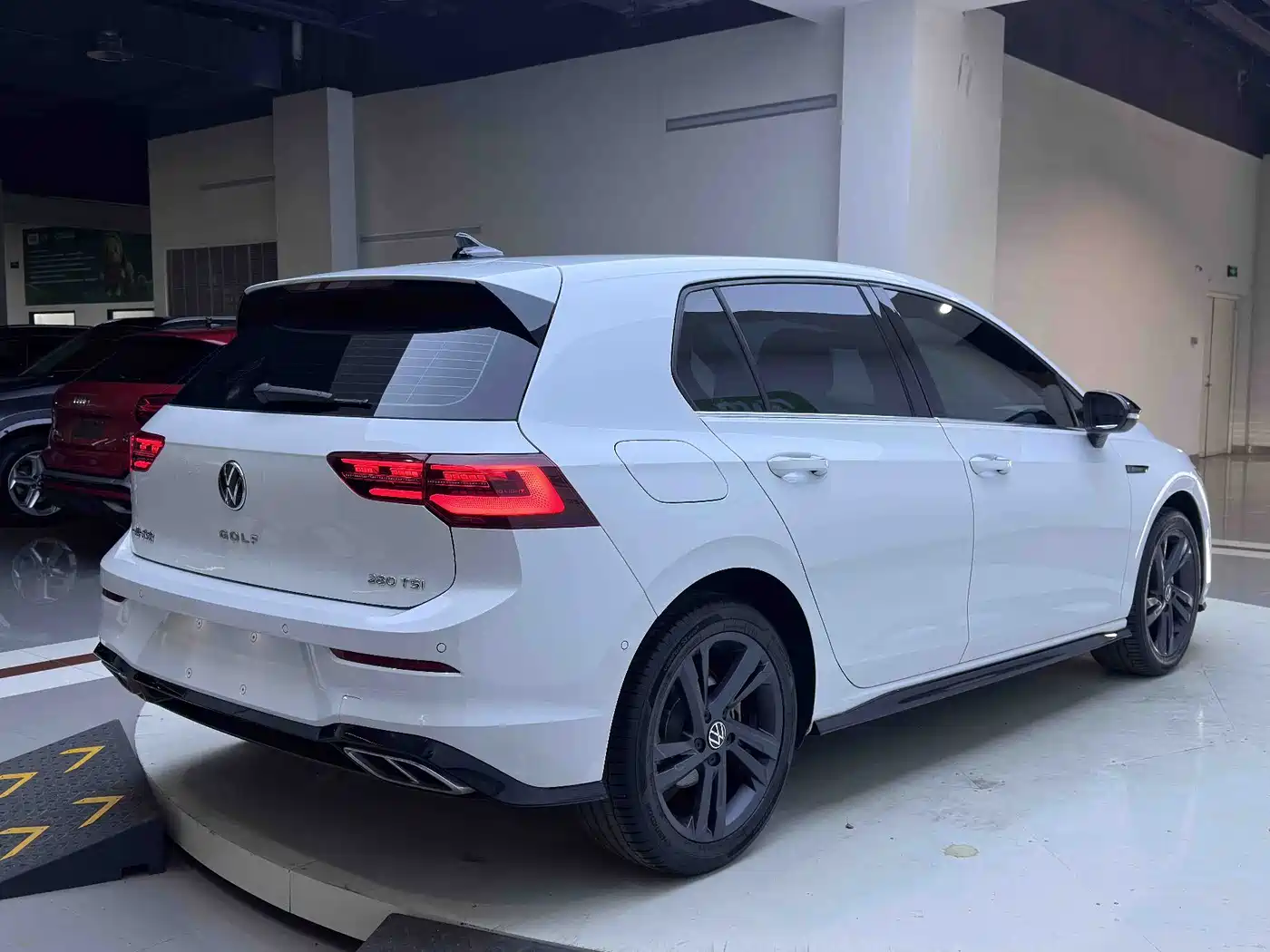 Volkswagen Golf 2021 280TSI DSG R-Line фото 5