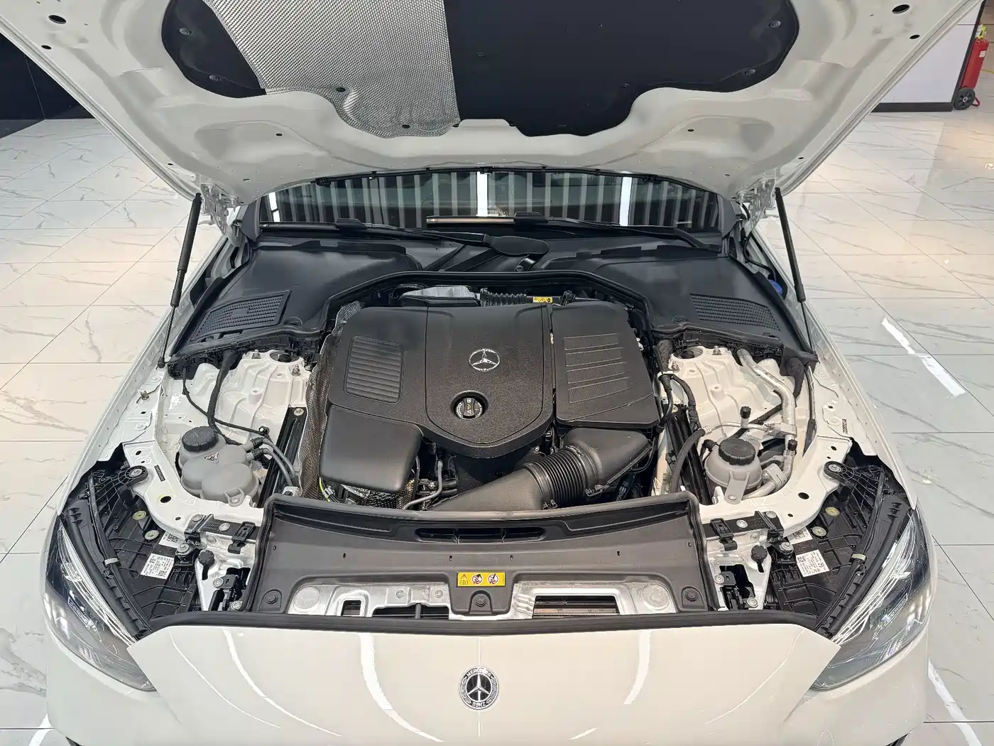 Photo 12 - Mercedes-Benz C-Class