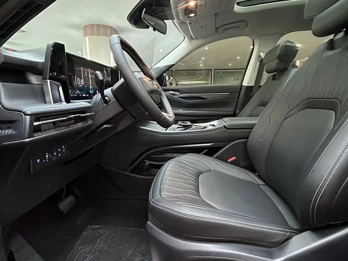 Фото 11 - Ford Edge