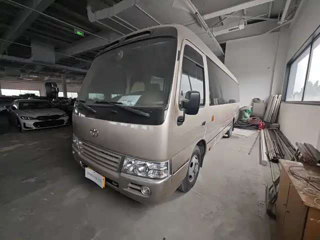  Toyota Coaster 2007 2.7L Gasoline Premium Edition 20-seater