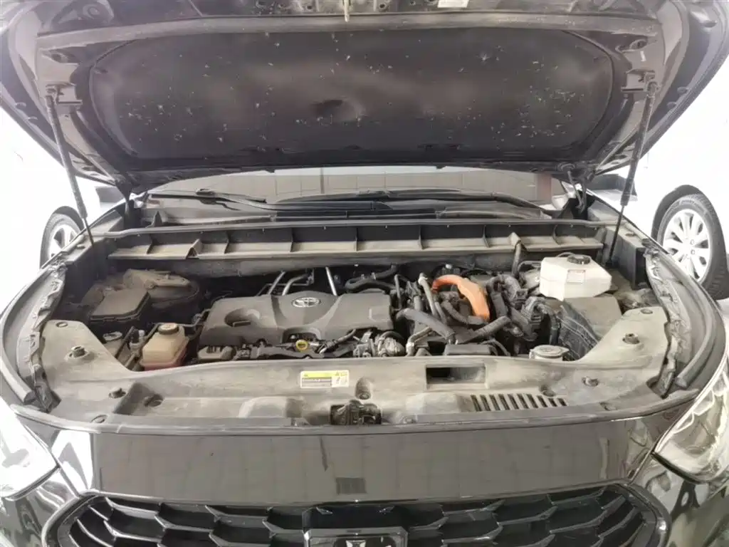 Toyota Crown Kluger 2021 2.5L HEV 4WD Luxury фото 20