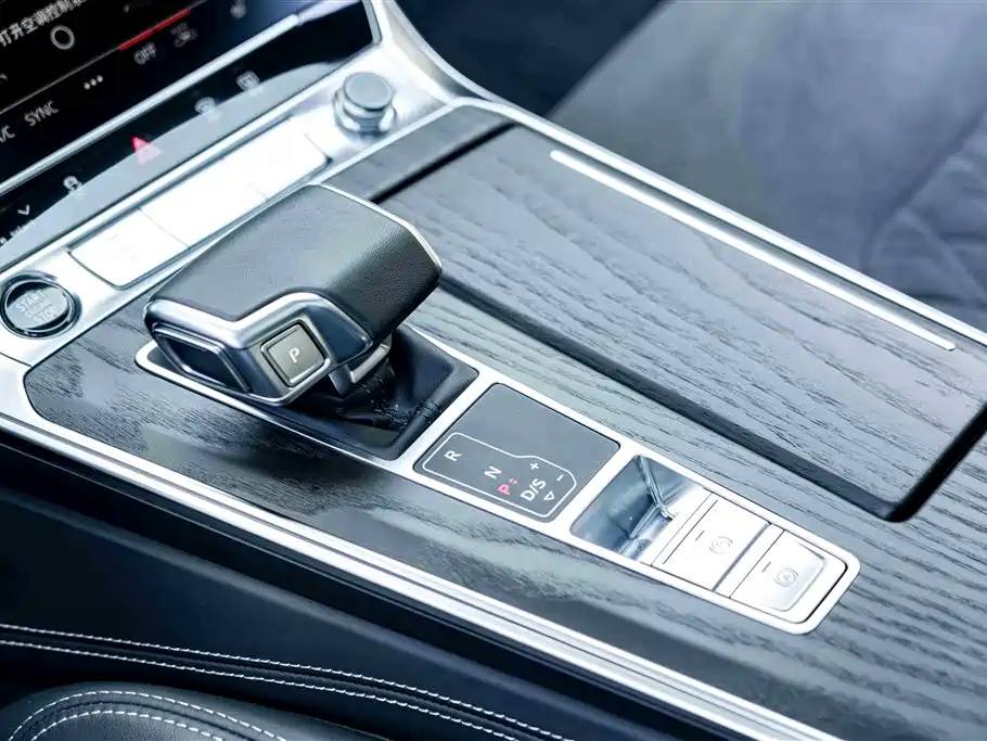 Audi A6L 2024 55 TFSI quattro Exclusive Dynamic фото 13