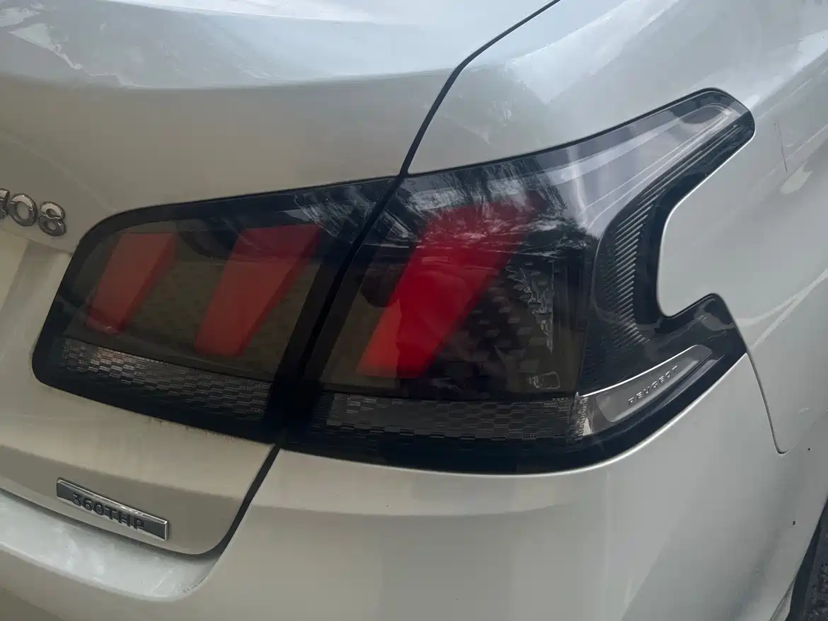 Peugeot 408 2022 1.6T Light Chaser Edition фото 5