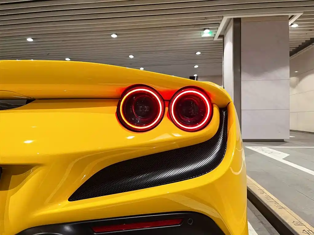 صورة 5 - Ferrari F8