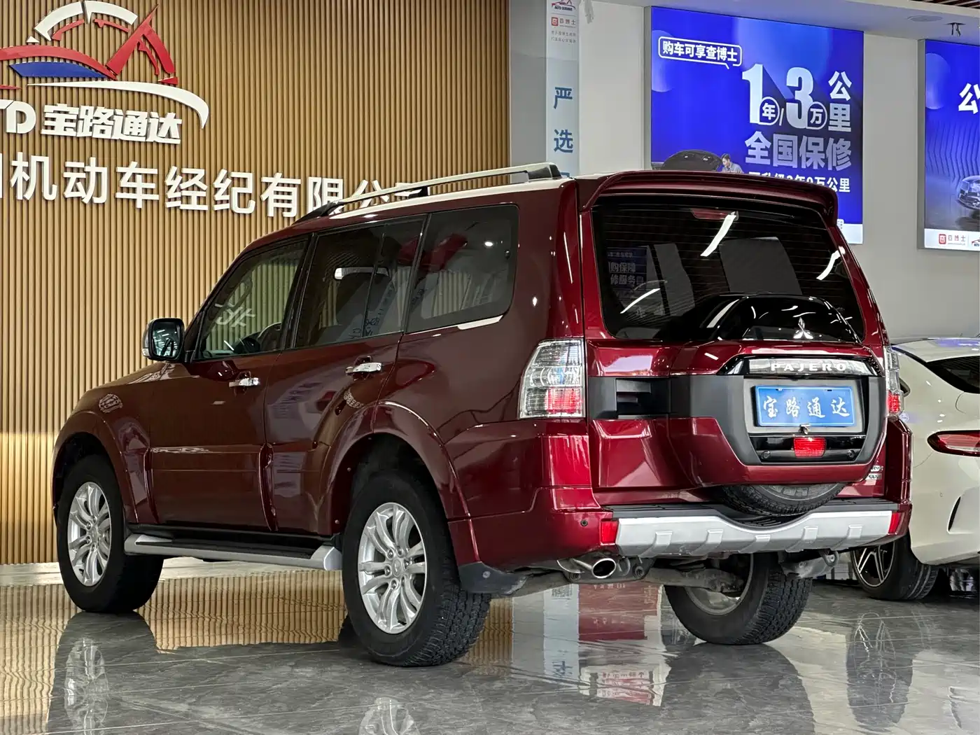 Mitsubishi Pajero (Import) фото 4