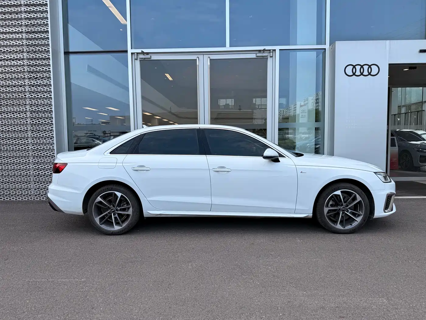 Audi A4L 2024 40 TFSI Fashion Dynamic фото 3