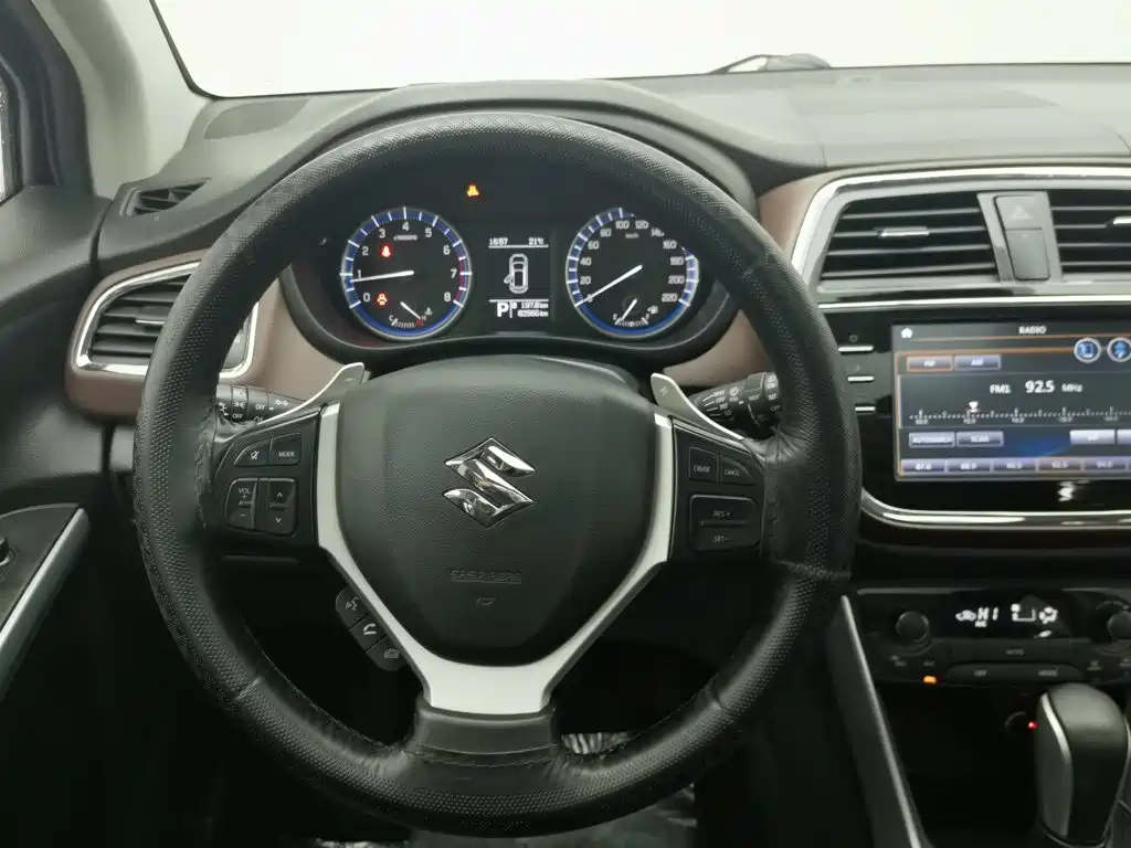 Suzuki Xiaotu 2018 2017 1.6L CVT 2WD Urban Progressive Edition