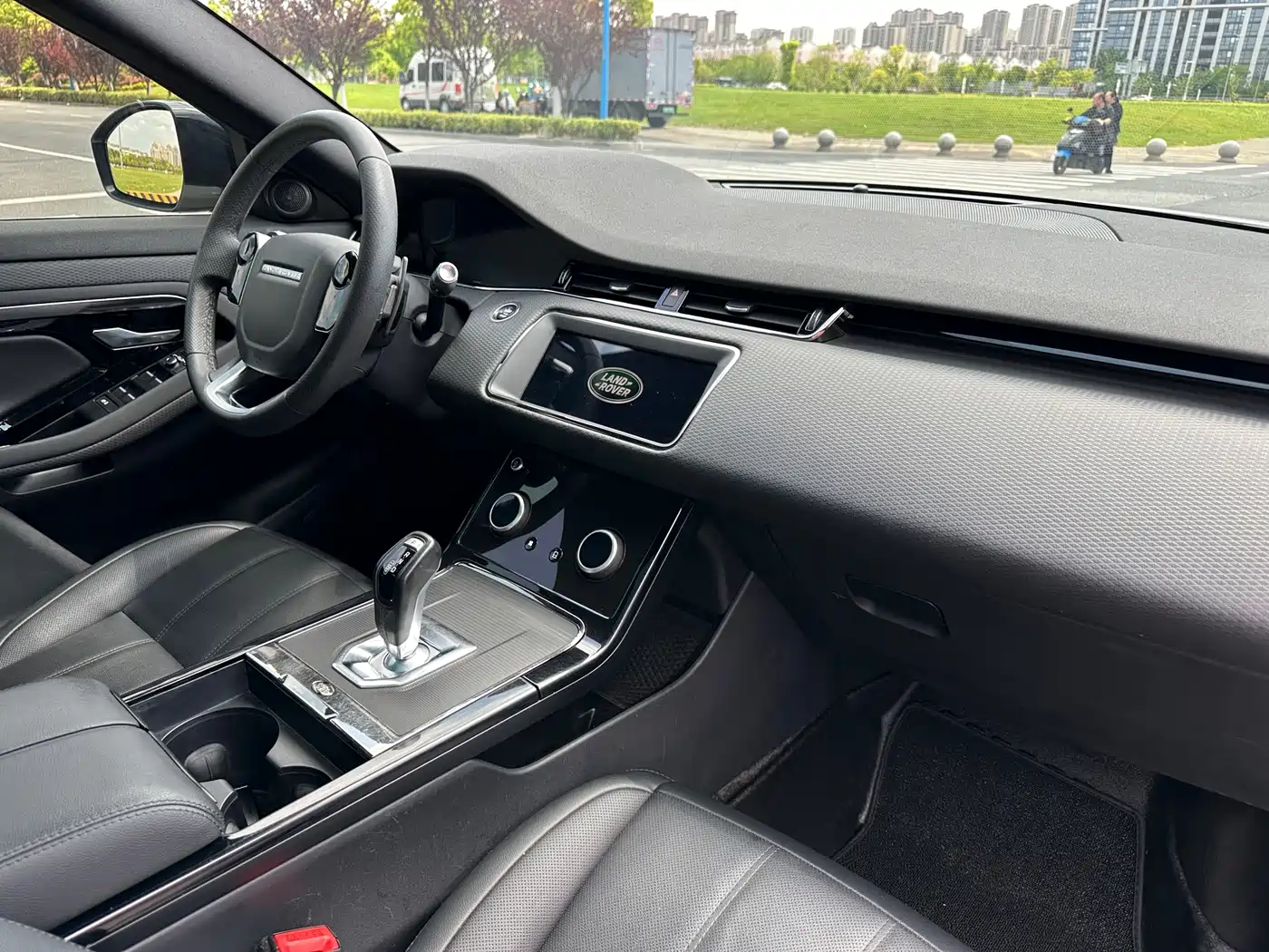 Land Rover Range Rover Evoque 2020 Model 249PS R-DYNAMIC S Gloss Black Sport Edition фото 18