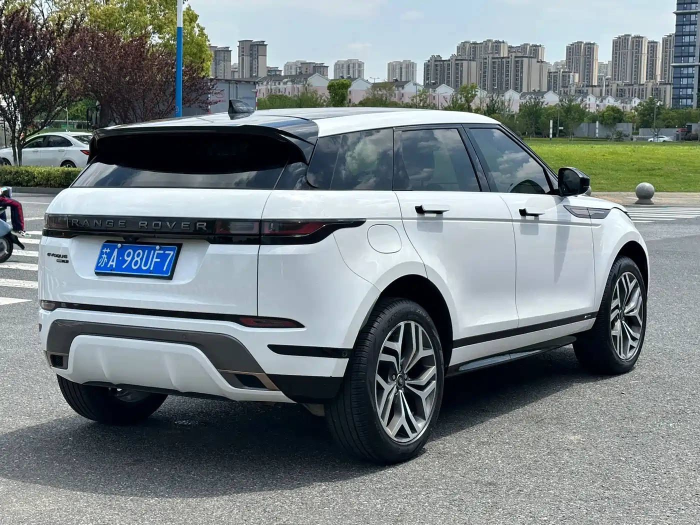 Land Rover Range Rover Evoque 2020 Model 249PS R-DYNAMIC S Gloss Black Sport Edition фото 5