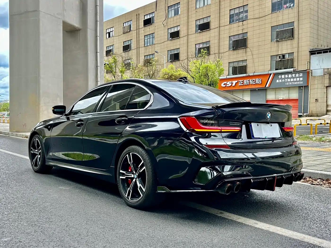BMW 3-SERIES