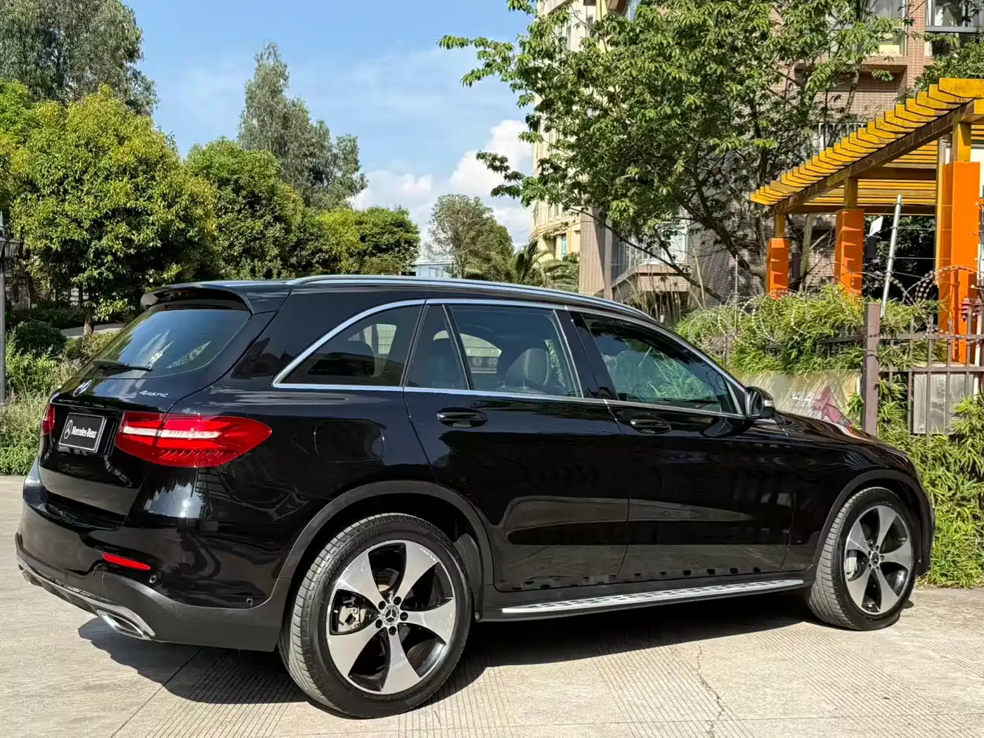 Mercedes-Benz GLC 2018 GLC 300 4MATIC Dynamic фото 17