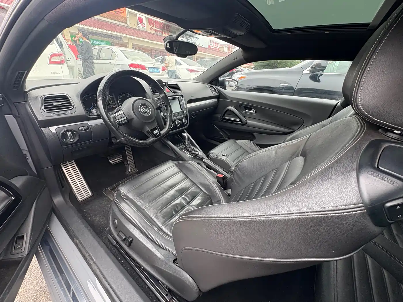 Volkswagen Scirocco 2011 Model R 2.0TSI фото 4