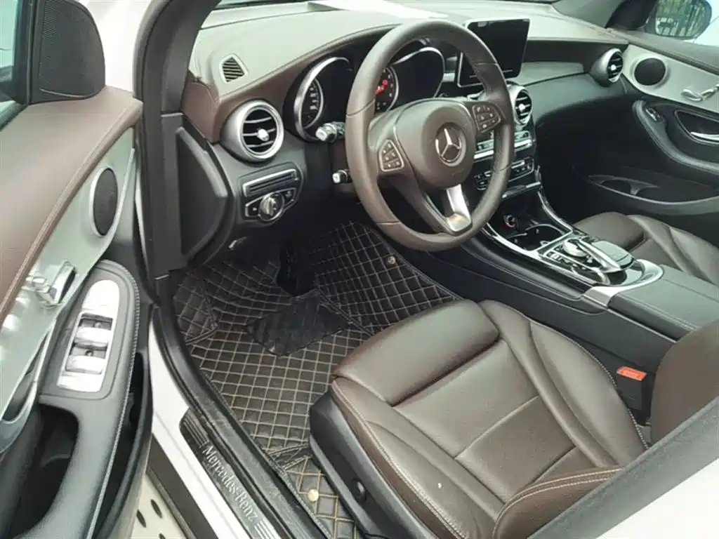 Mercedes-Benz GLC 2018 Facelift GLC 200 4MATIC фото 16