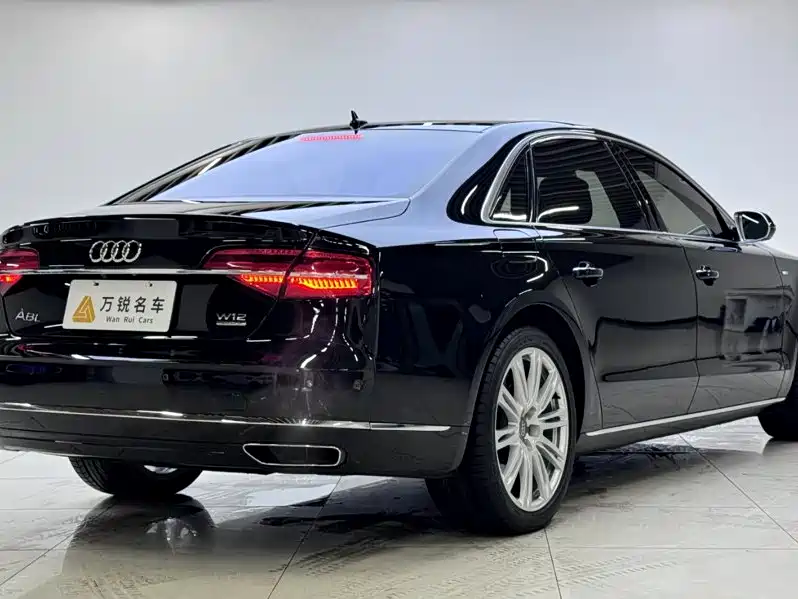 Photo 3 - Audi A8