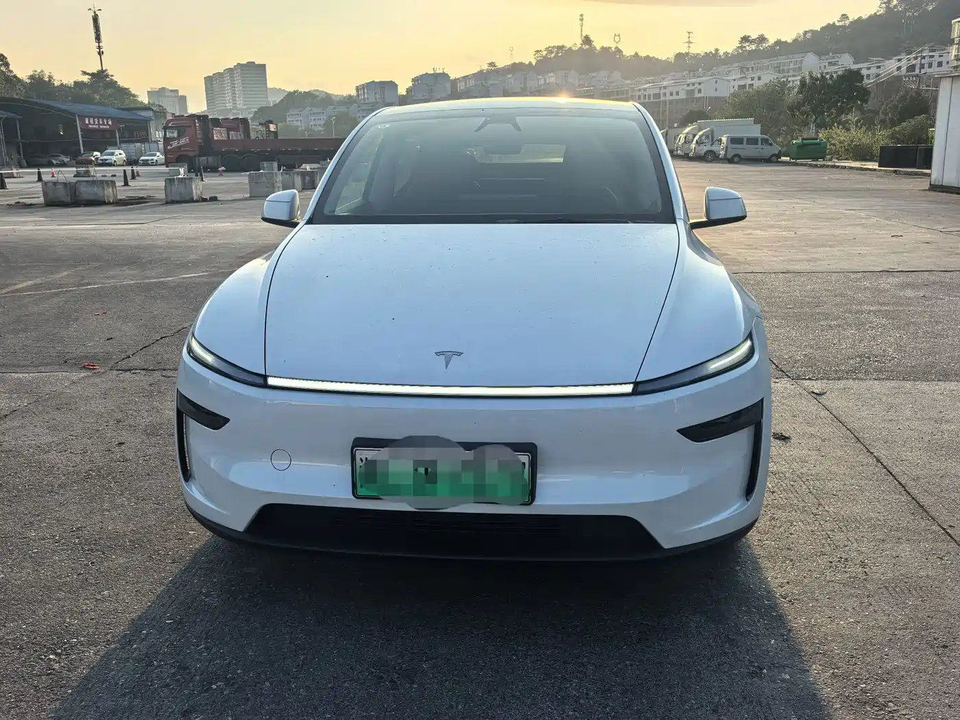 Tesla Model Y 2026 2025 Rear-Wheel Drive