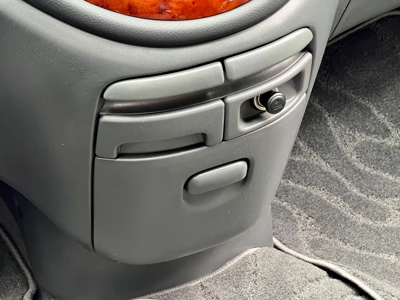 Toyota Previa 2004 2.4L AT фото 28