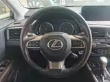 Фото 11 - Lexus RX