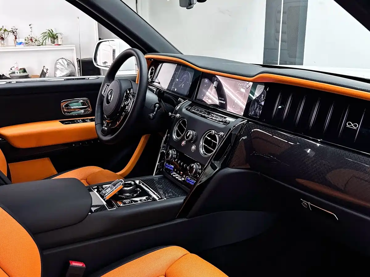 Photo 9 - Rolls-Royce Cullinan