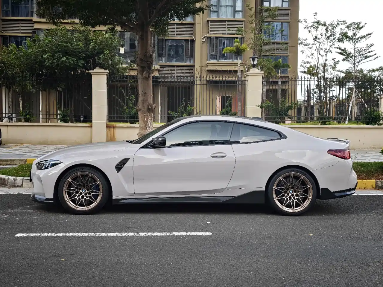 Photo 4 - BMW M4