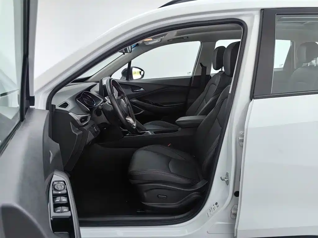 Chevrolet Volando 2021 2020 Mild Hybrid Redline 530T Automatic Premium Edition (5+2 seater)