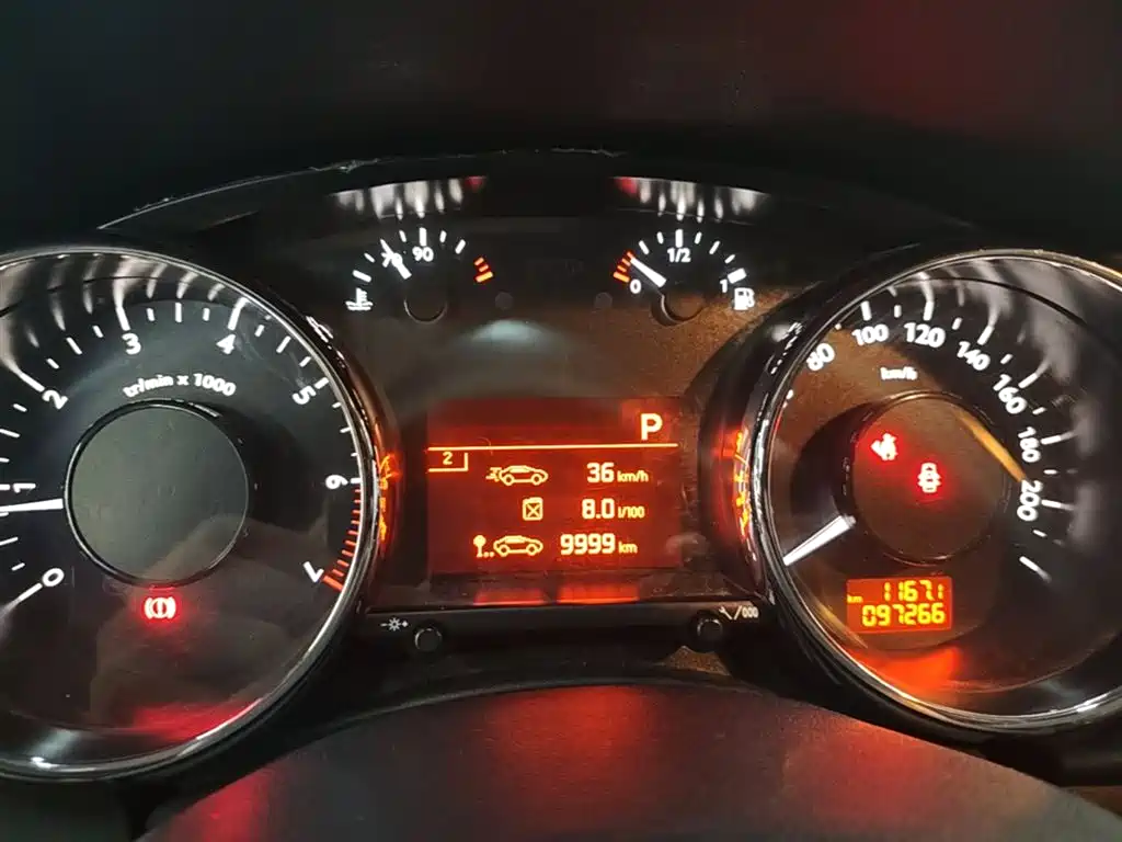 Peugeot 3008 2015 1.6THP Automatic Classic Edition фото 12