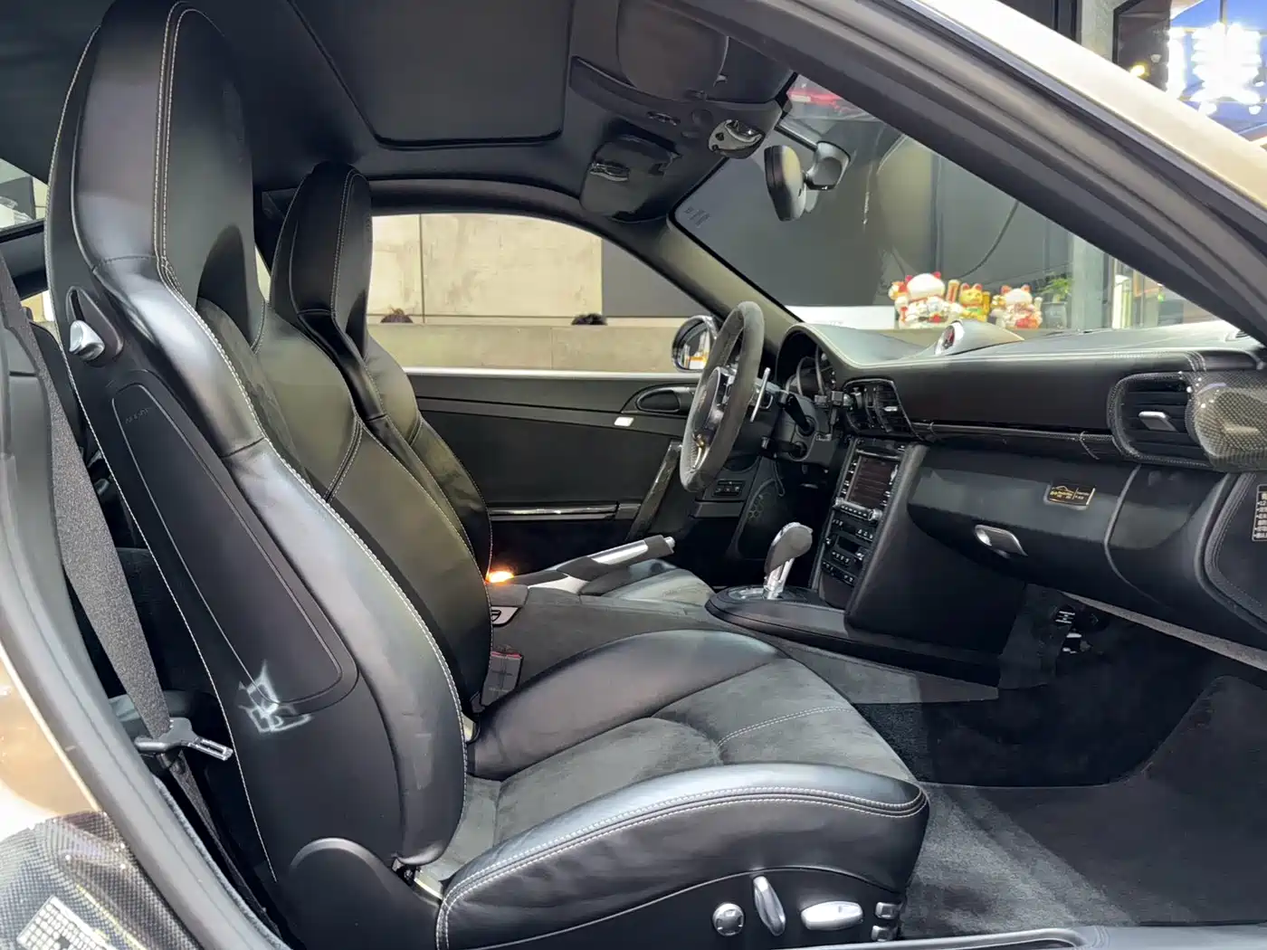 Porsche 911 2010 Turbo S 3.8T фото 28