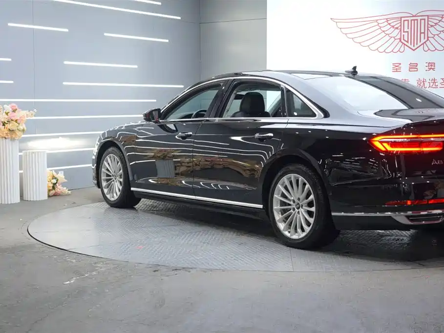 Audi A8 2021 A8L 50 TFSI quattro Comfort фото 5