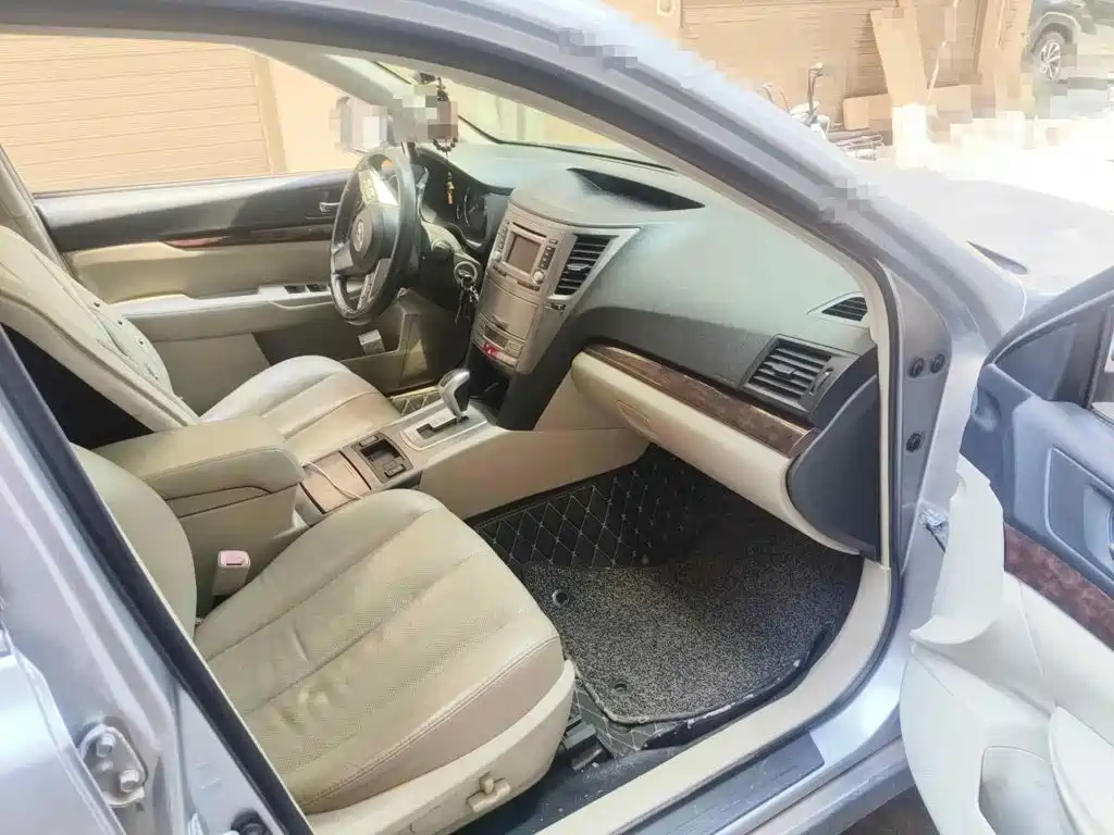 Photo 10 - Subaru Outback