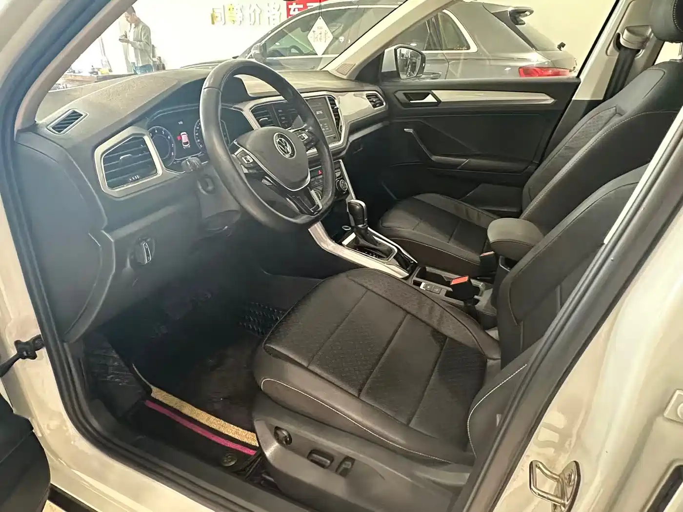 Volkswagen T-ROC 2022 280TSI DSG 2WD Comfort PLUS фото 14