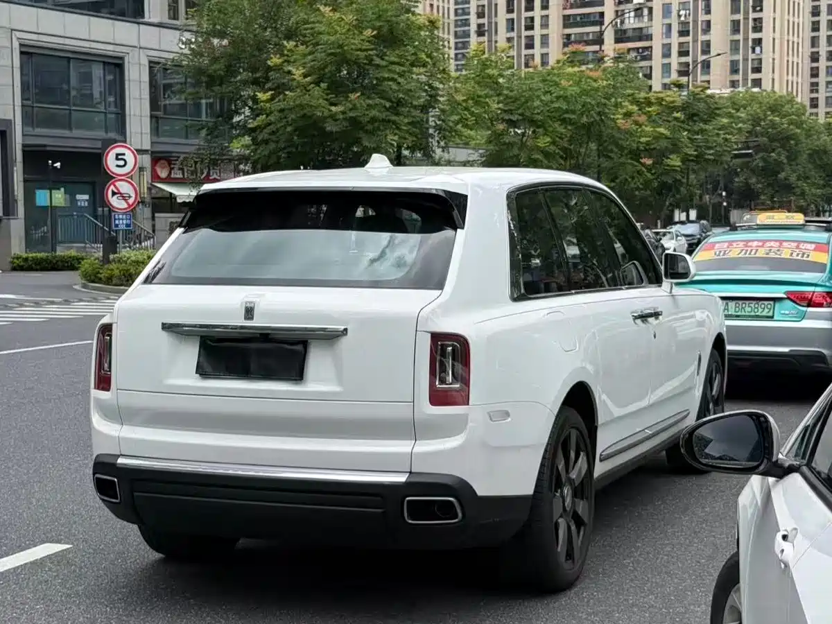 Rolls-Royce Cullinan 2025 2024 5-Seater