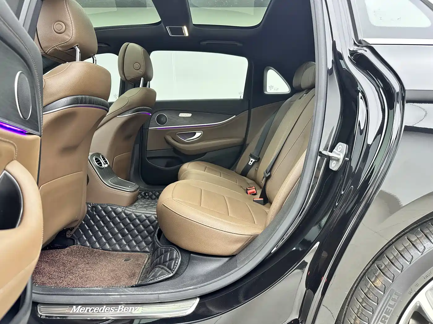 Mercedes-Benz E-Class 2023 E 300 L Sport Fashion фото 13