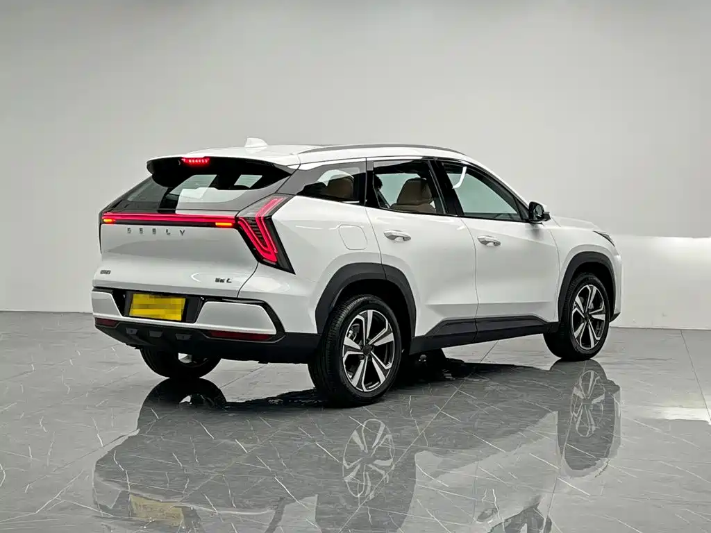Фото 6 - Geely Boyue L