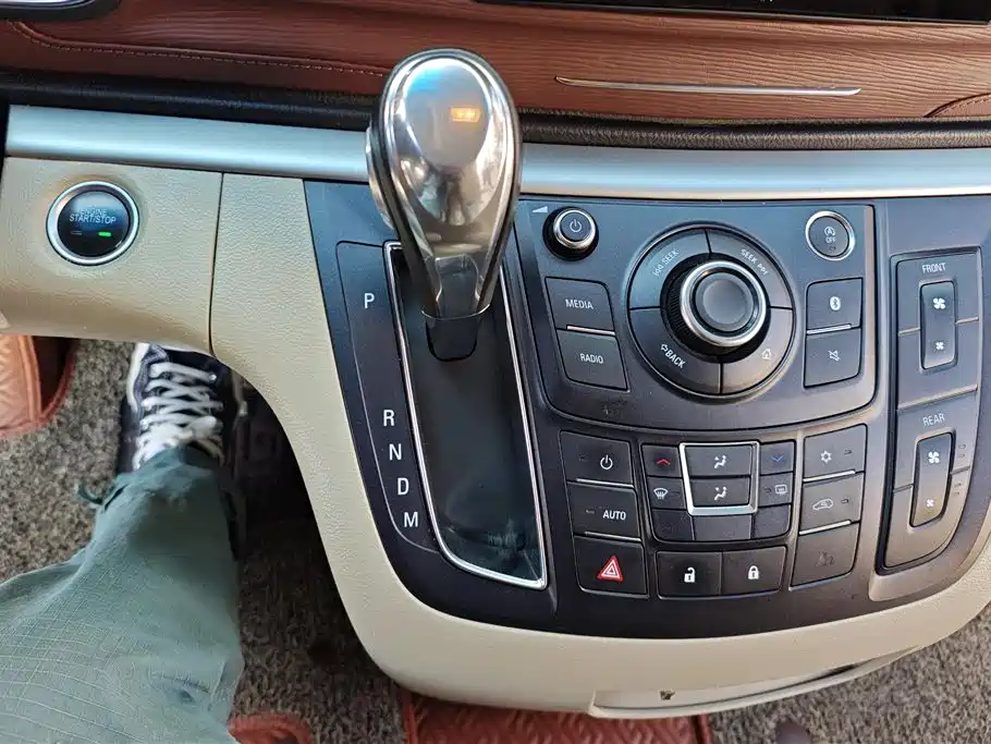 Buick GL8 2018 28T Luxury Model China VI фото 16