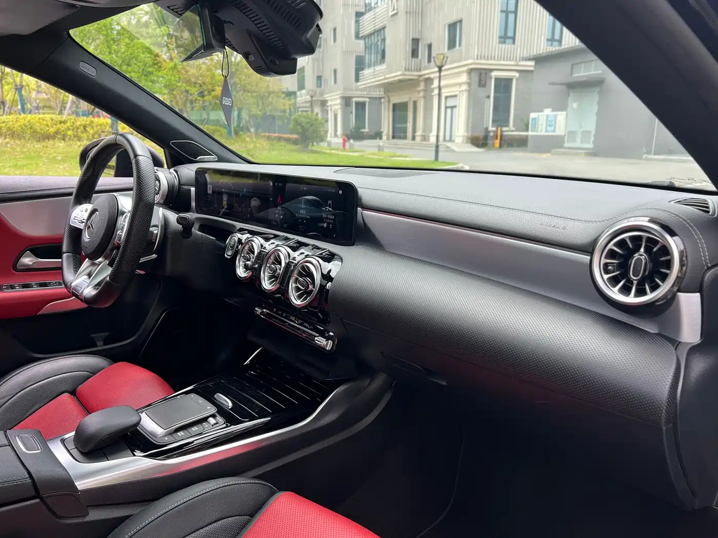 Mercedes-Benz A-Class AMG (Import) 2020 AMG A 35 4MATIC фото 11