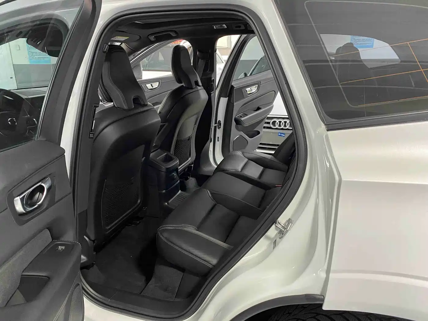 Volvo XC60 Plug-in Hybrid 2021 2021 T8 E-Drive Hybrid Inscription Sport