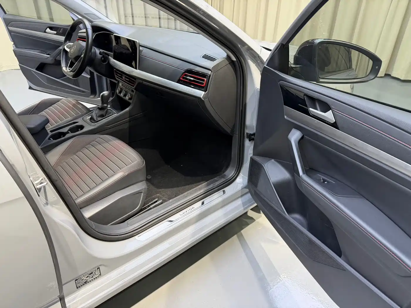 Volkswagen Lavida 2023 280TSI DSG Starlight Comfort Edition фото 7