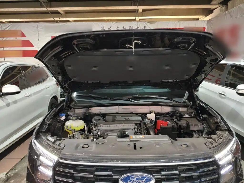 Фото 20 - Ford Edge