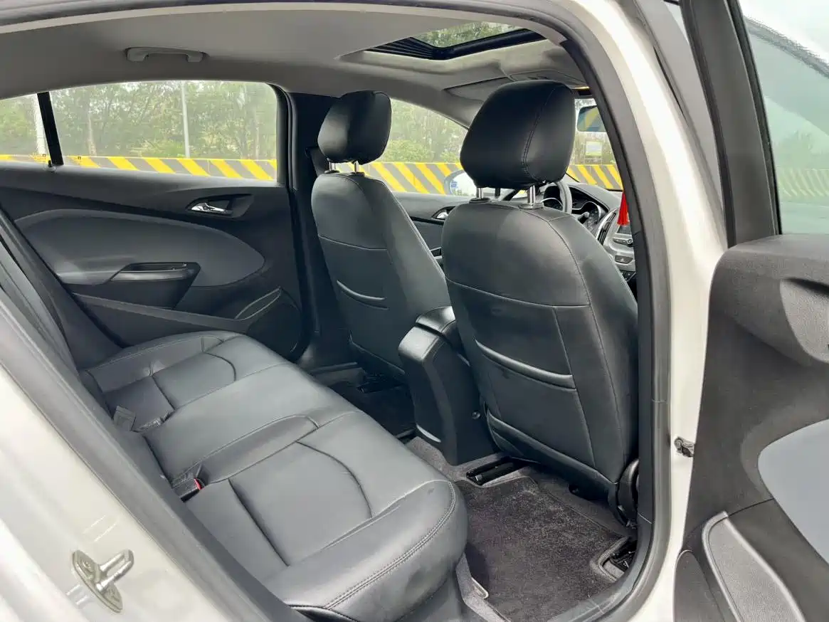 Chevrolet Cruze 2017 1.4T DCT Pioneer Sunroof фото 11