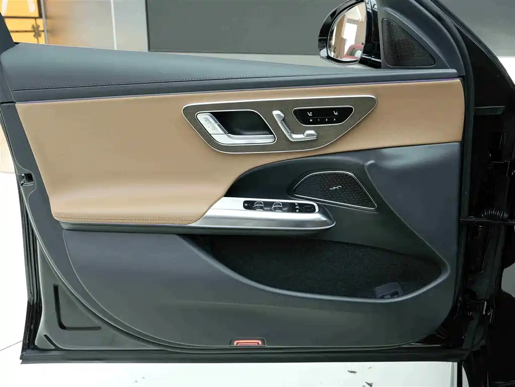 Mercedes-Benz E-Class 2025 E 300 L Fashion фото 14