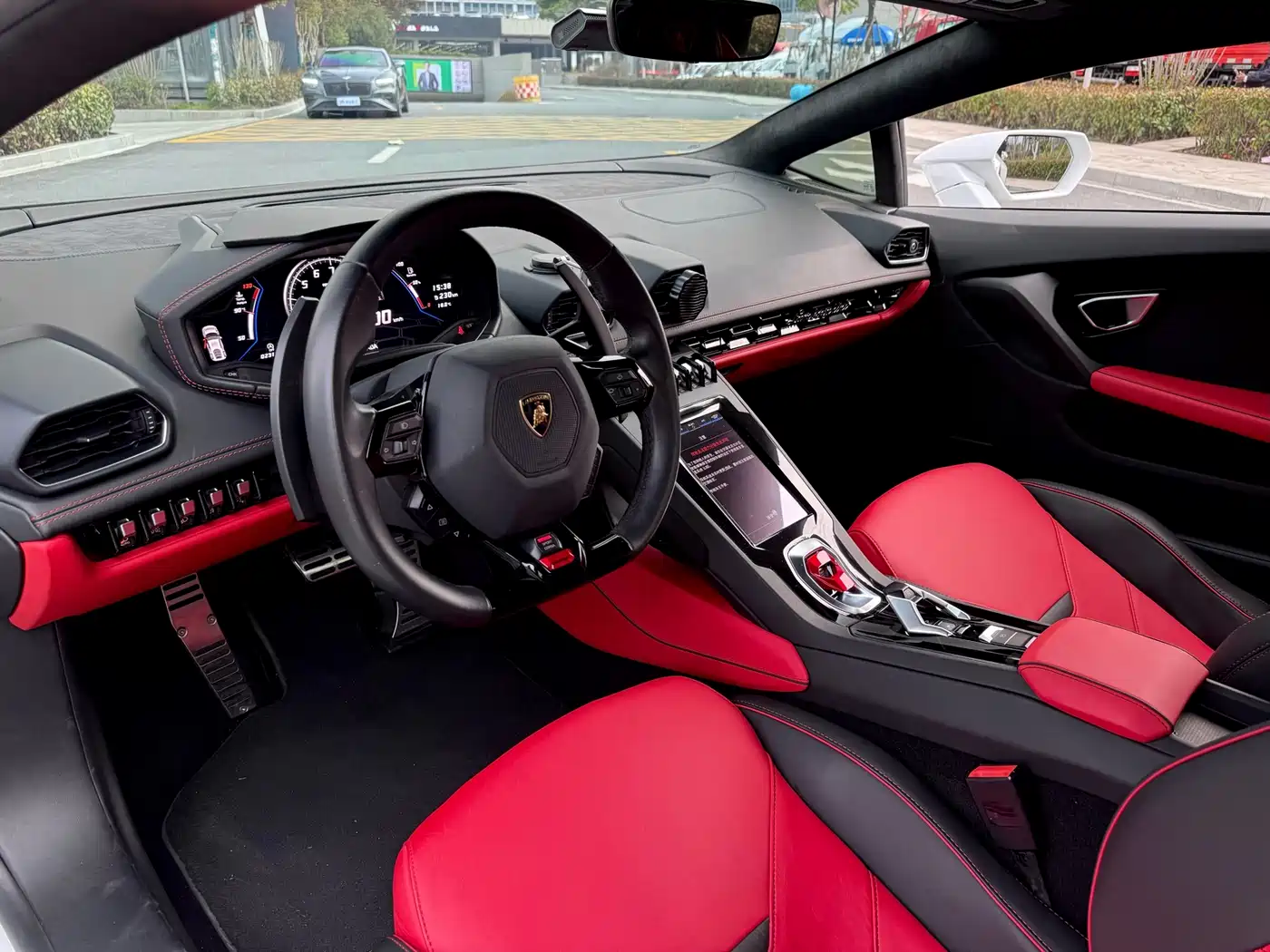 LAMBORGHINI HURACÁN