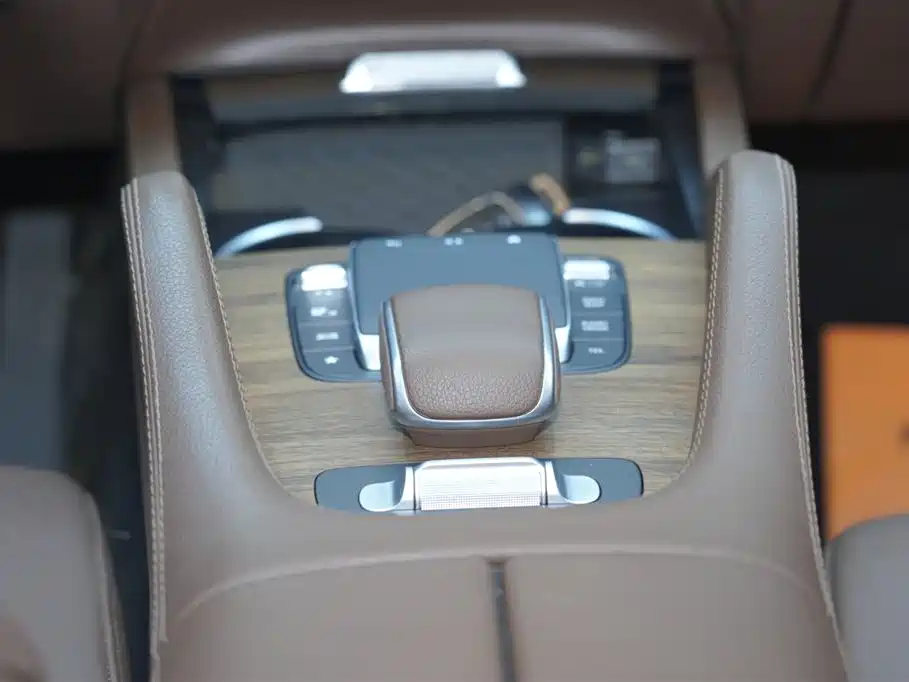 Mercedes-Benz GLE 2024 GLE 450 4MATIC Fashion фото 17