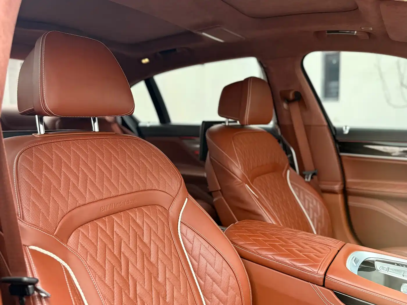 BMW 7 Series 2021 Model 740Li xDrive Executive M Sport Package фото 26