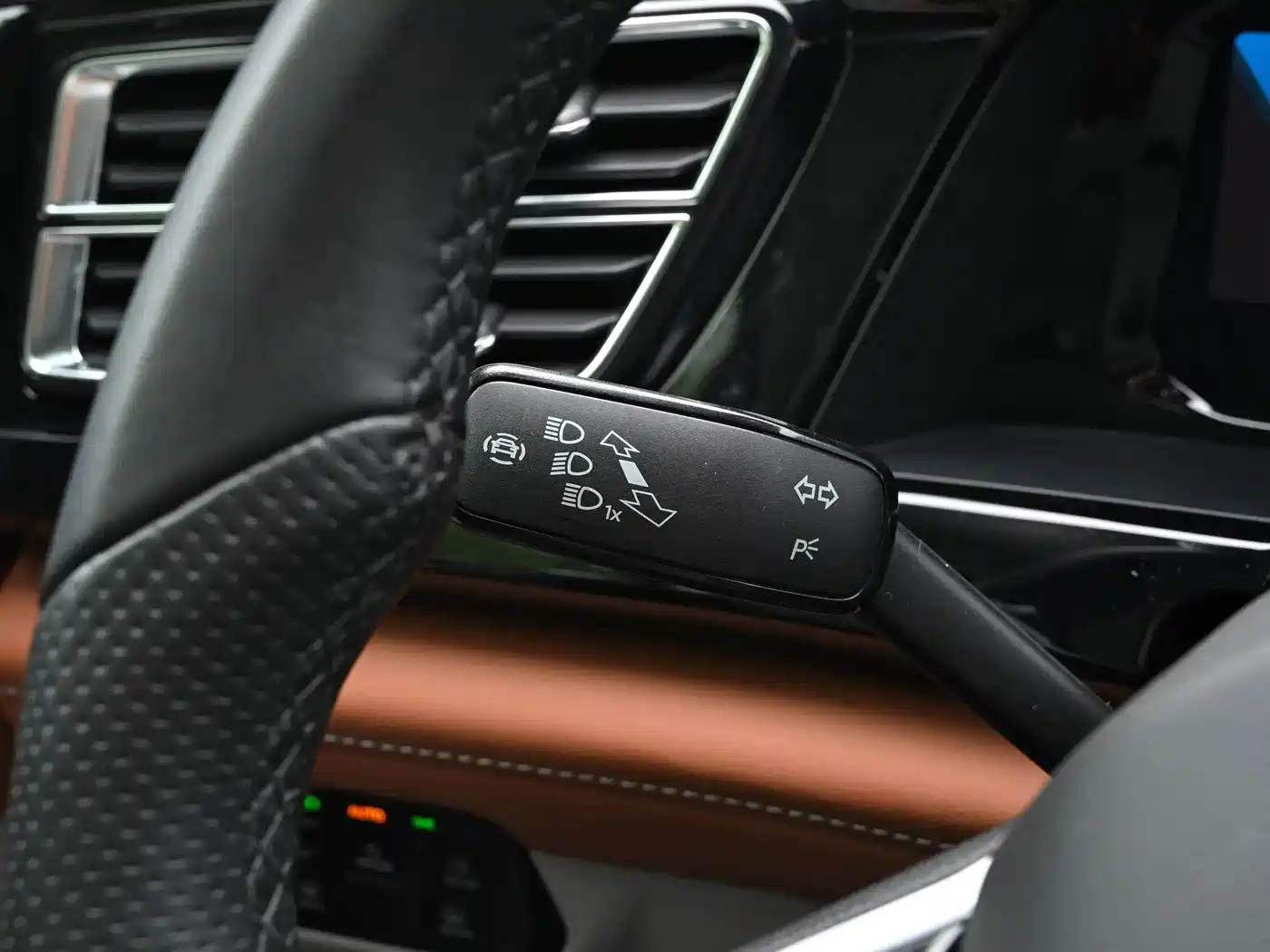 Volkswagen Teramont 2023 380TSI AWD Premium Luxury Edition фото 14
