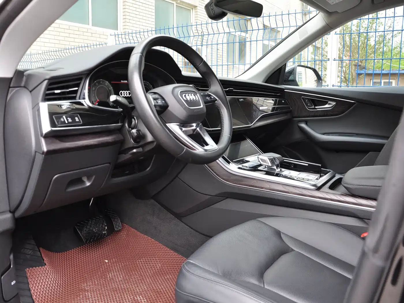 Audi Q8 2022 55 TFSI Luxury Dynamic фото 6